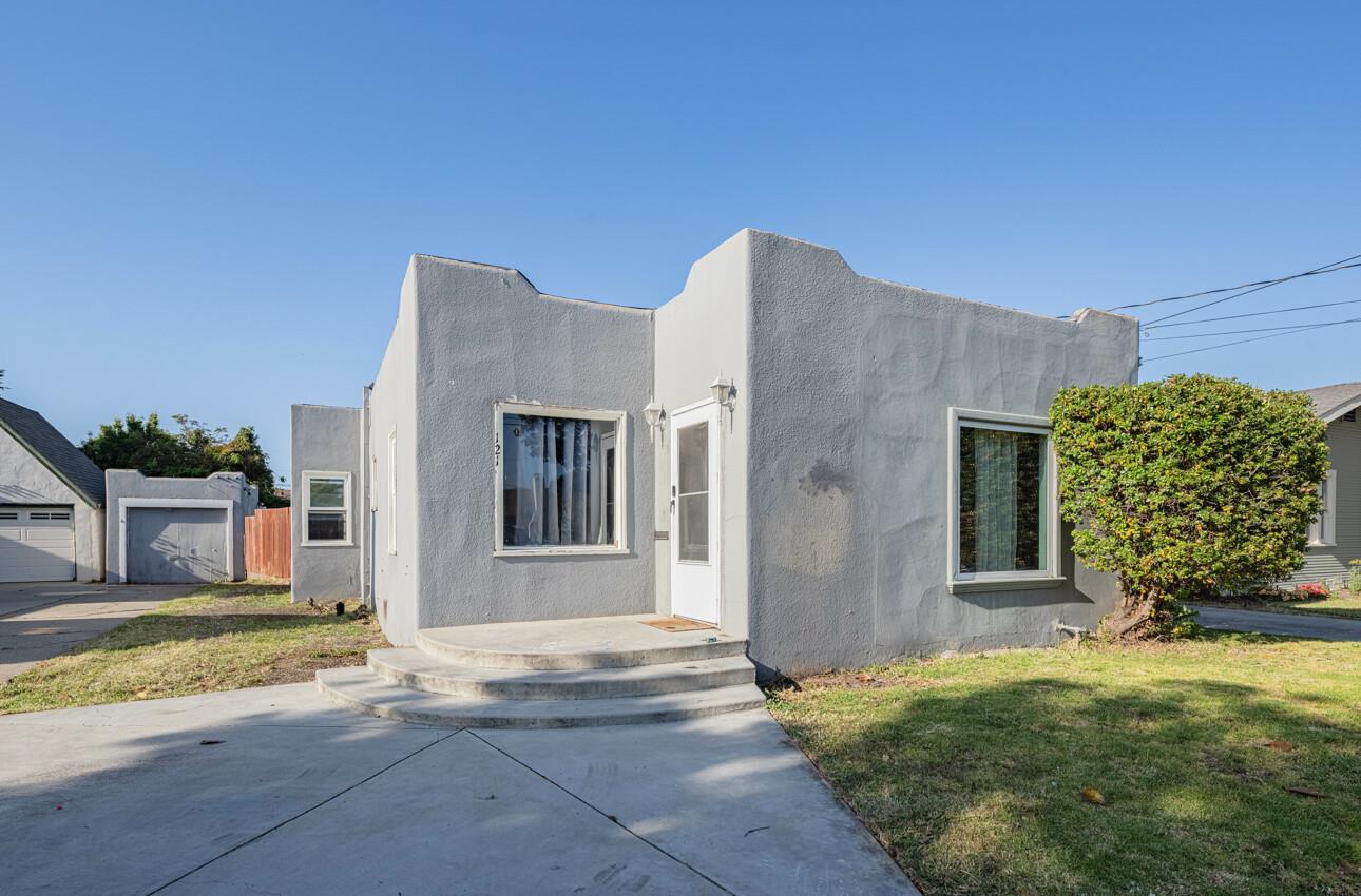 121 Oak Street, Salinas